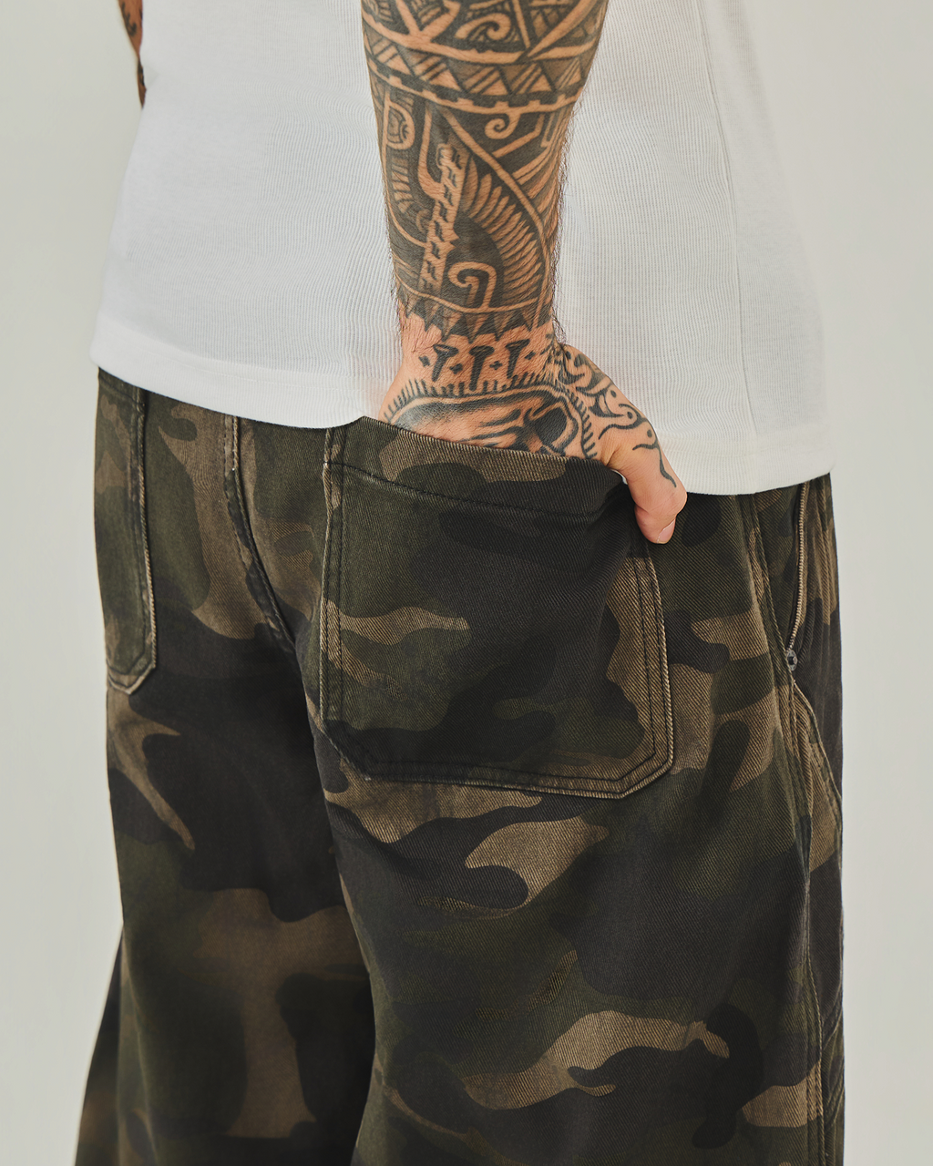 HUST Cargo-Cutter Denim in Camo